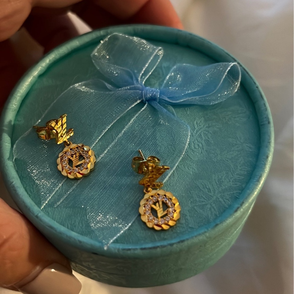 Gold earrings